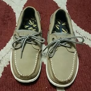 Island Surf Co. boat shoes size 4